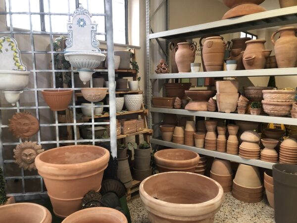 Eleuterio-agricoltura-vendita-vasi-in-terracotta